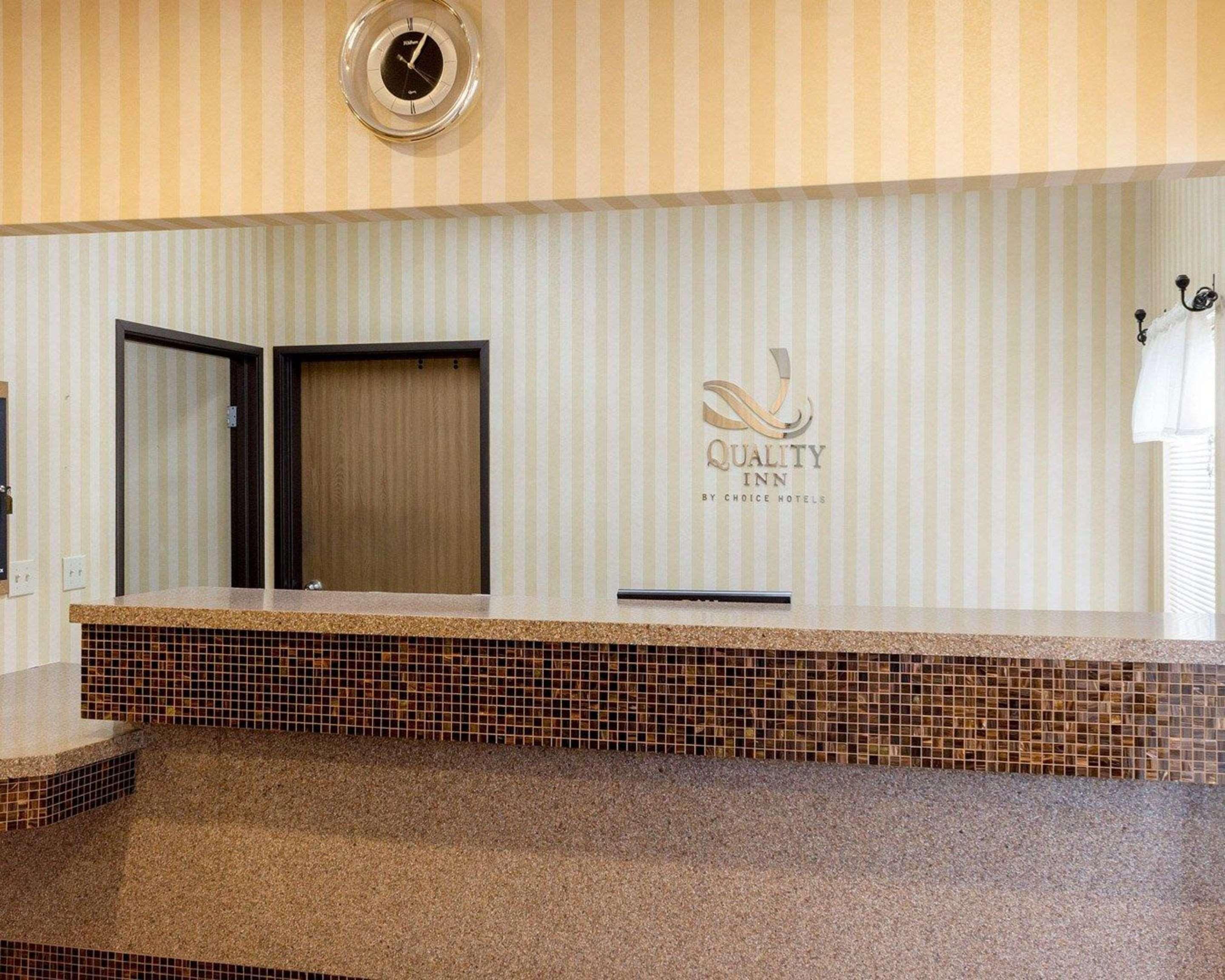 Quality Inn Brookings-University Экстерьер фото